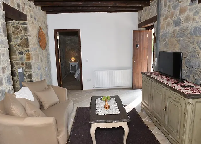 Spiti Tis Irinis פדולאס