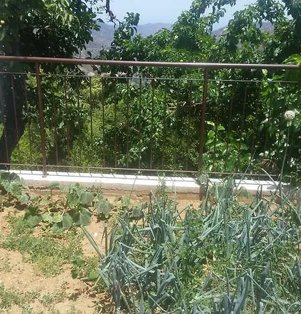 Spiti Tis Irinis * Pedulász